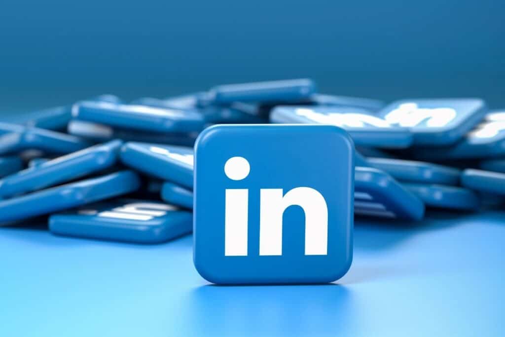 pion logo linkedin, bleu